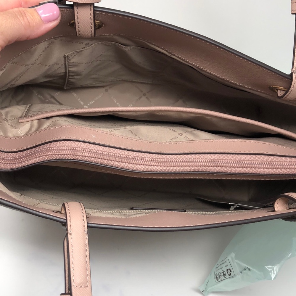 Nwt Michael kors Medium tote fawn - Picture 6 of 11